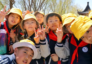 闻励2025读书节丨诗意踏青研学 揽尽春天画卷——小学部天涯山春游记